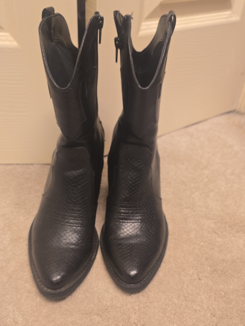 Black Women's Western Ankle Boots - Classic Style 8.5M